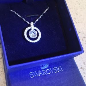 Swarovski pendant w/ rhodium plating necklace